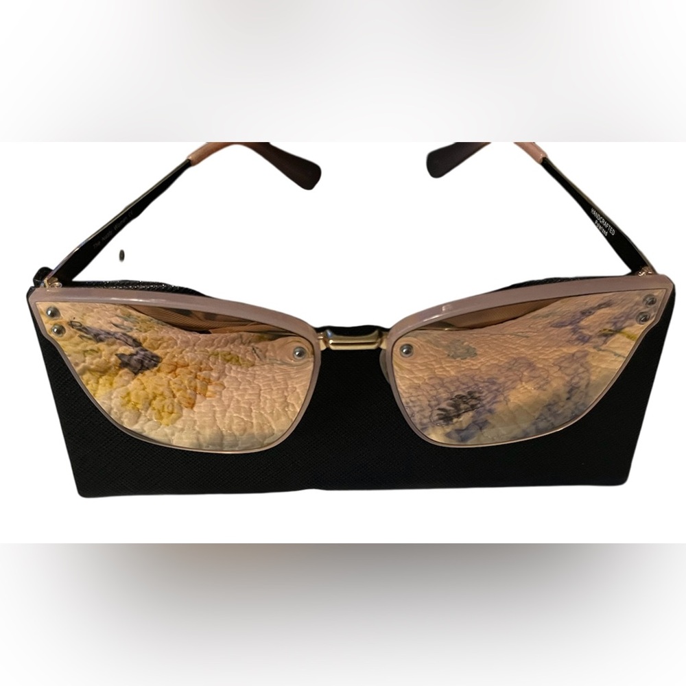 Prive Revaux / The Nasty Woman Pink Reflective Sunglasses. No Scratches